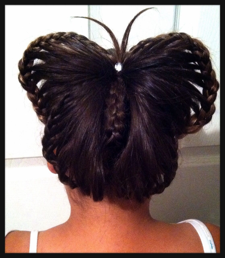 Бабочка из волос