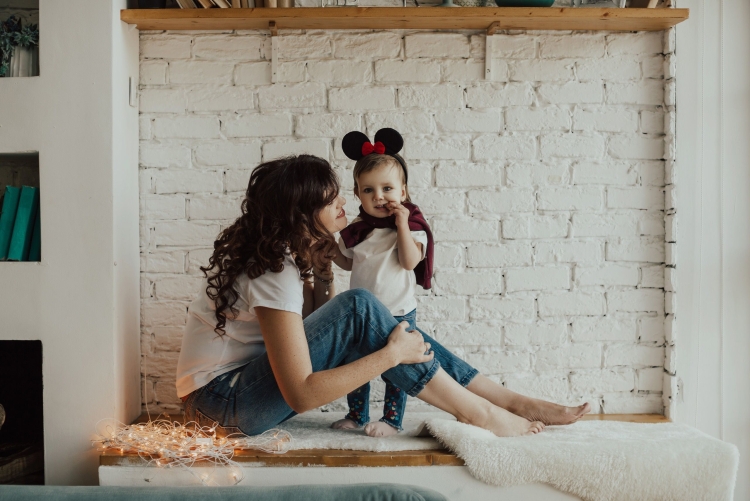 Домашняя фотосессия мама и 3 Дочки