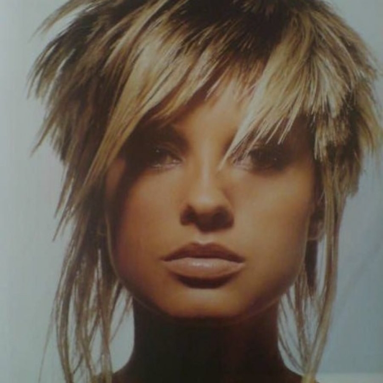 Короткая макушка стрижка рваная стрижка