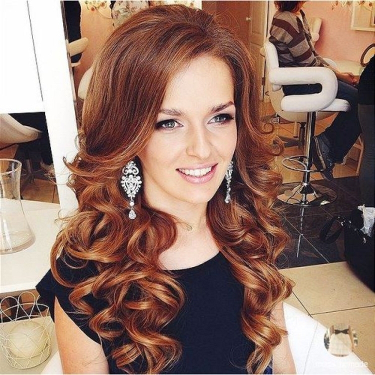 Голливудская укладка крупные Локоны