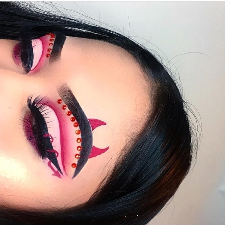 Красивый макияж глаз на Хэллоуин