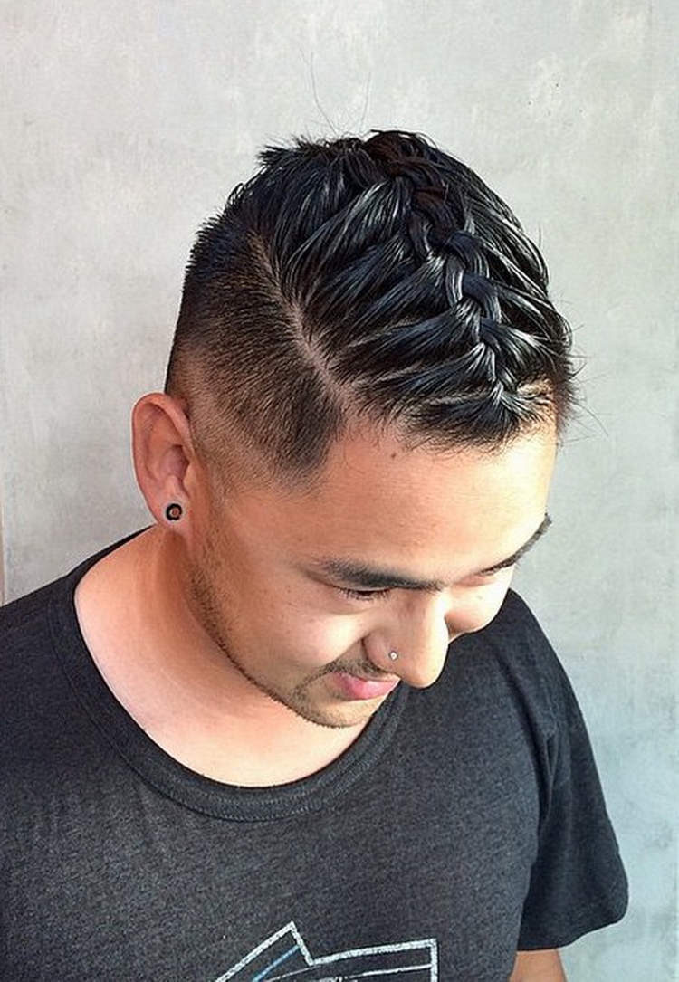 Причёска с косичкой для мужчин