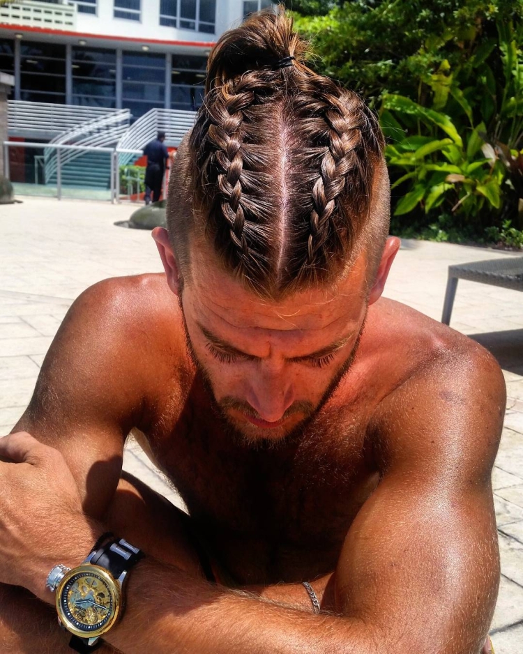 Мужские стрижки с косичкой