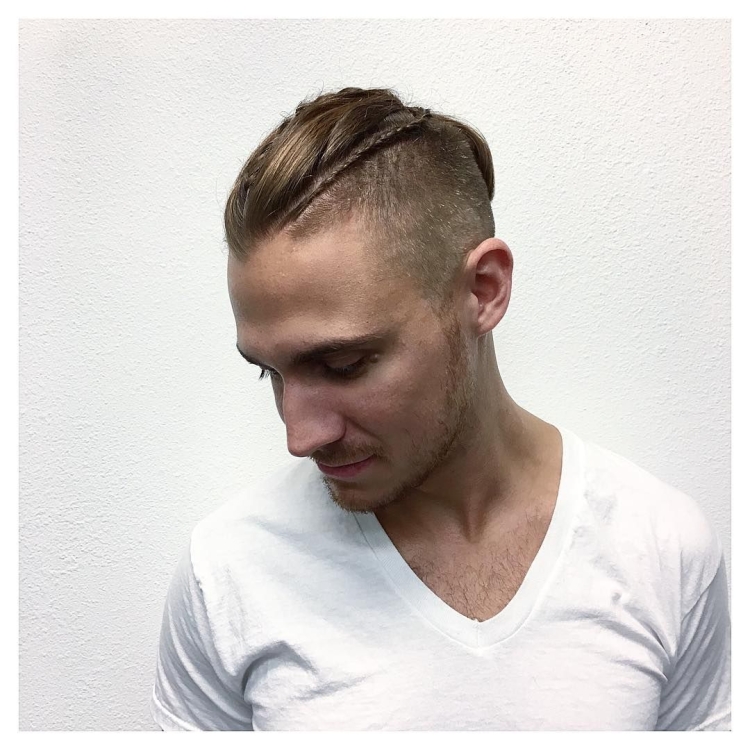 Современные мужские стрижки косичка