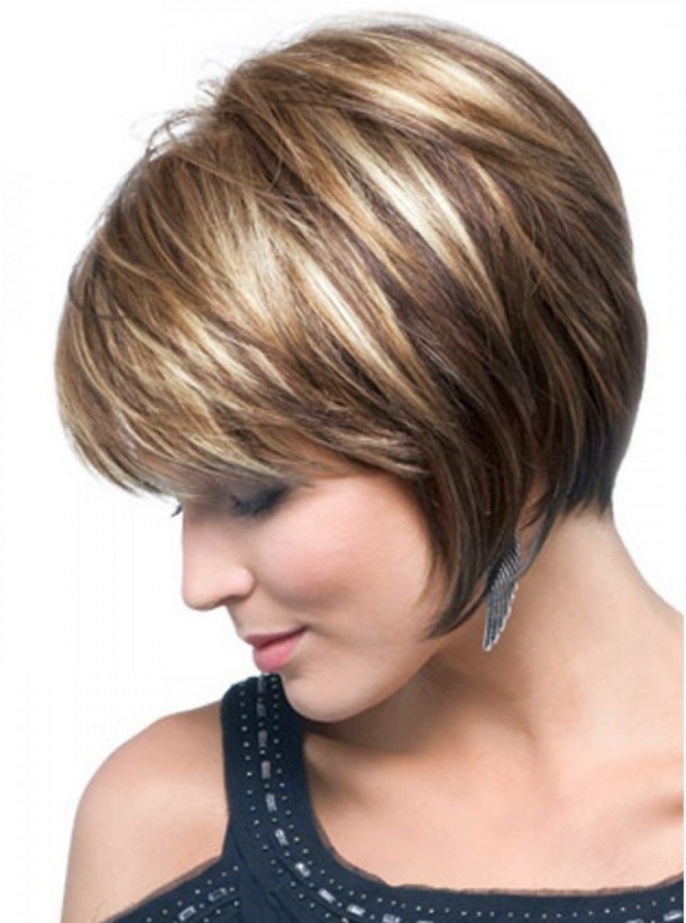 Каре Боб градуированное мелирование