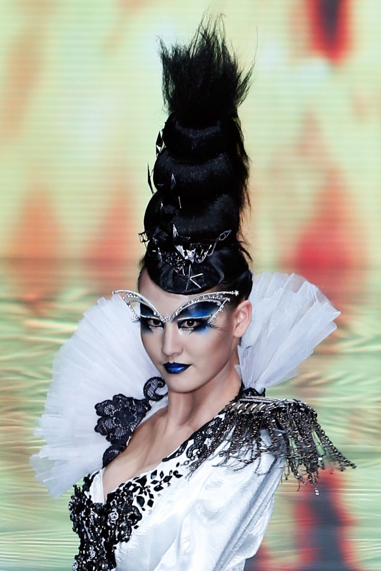 Сценический образ прическа