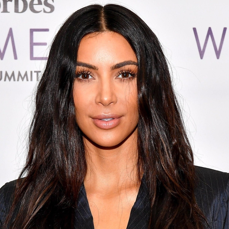 Kim Kardashian портрет