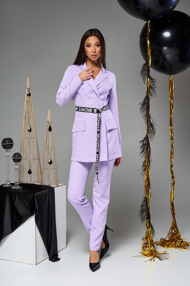 Лиловый костюм женский брючный
