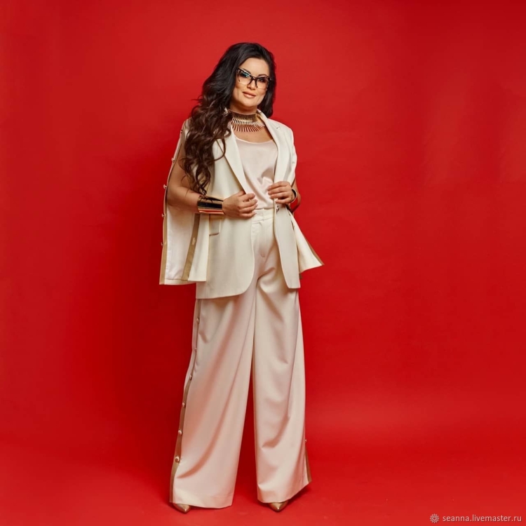 Фотосессия в брючном комбинезоне