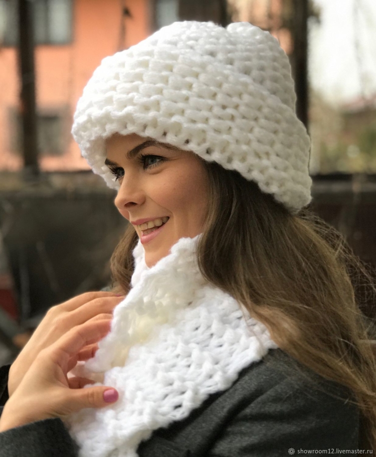 Объемные вязаные шапки для женщин