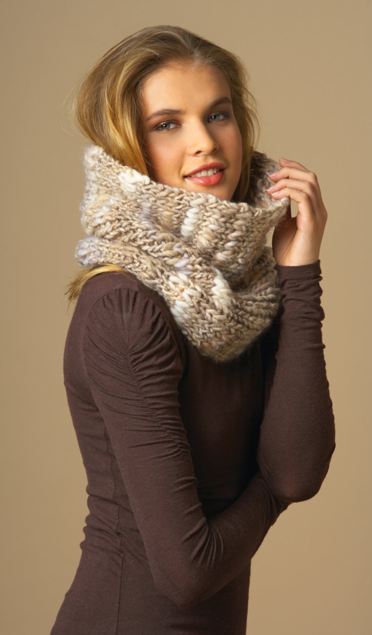 Снуд из толстой пряжи спицами