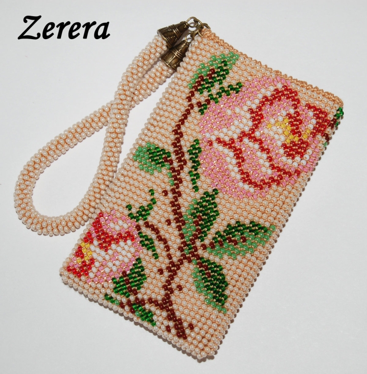 Вязаные бисером сумочки
