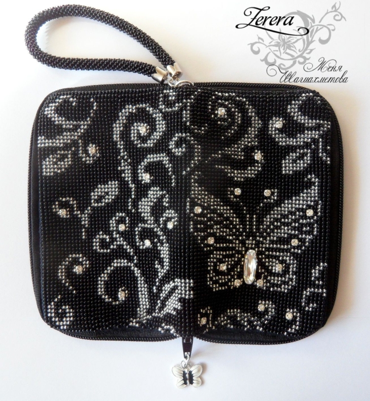 Сумка вышитая бисером с бабочками