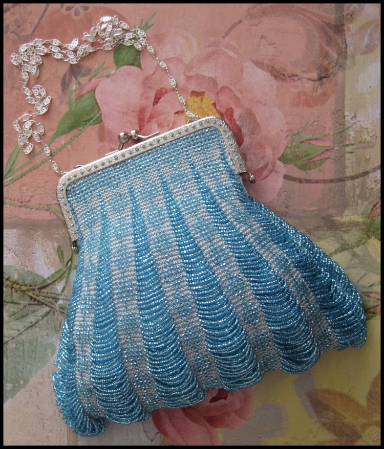 Вязание из бисера спицами сумочек