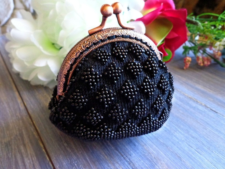 Вязаные сумки из бисера