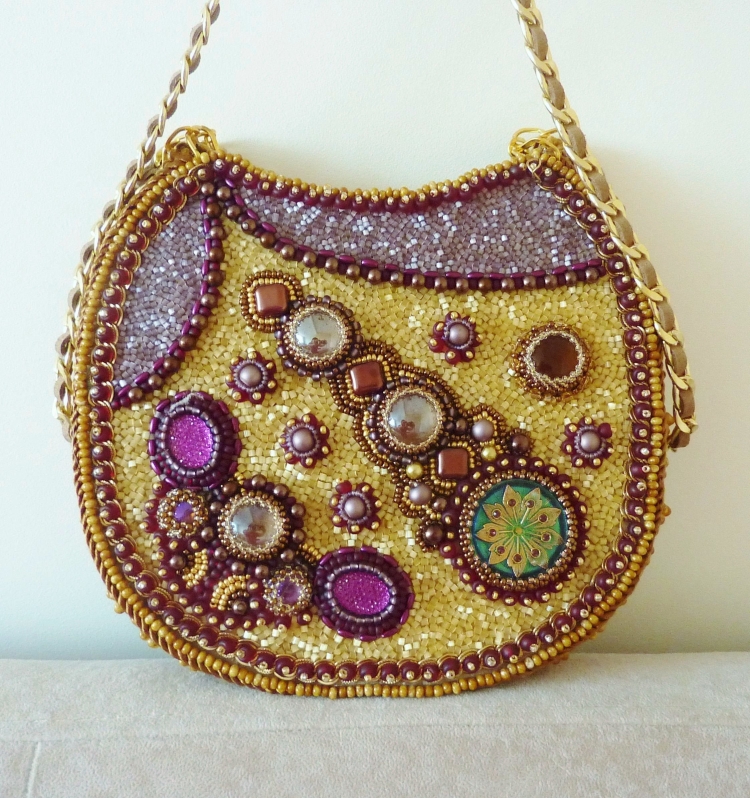 Сумки вышитые бисером