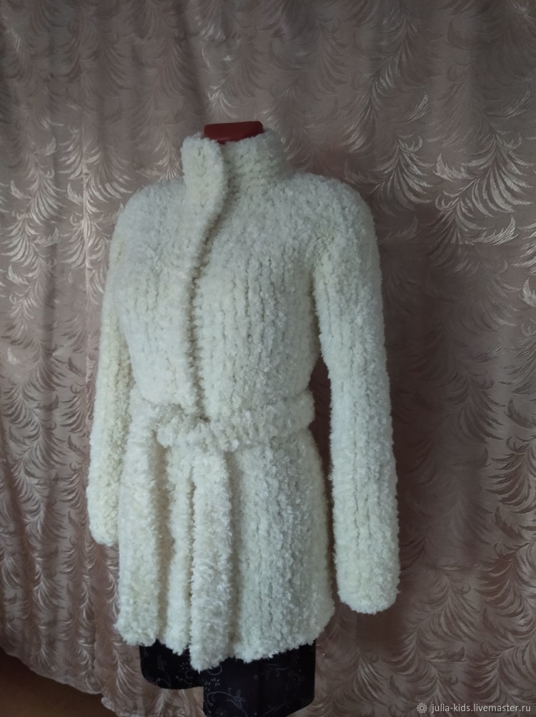Вязаная шуба из пряжи