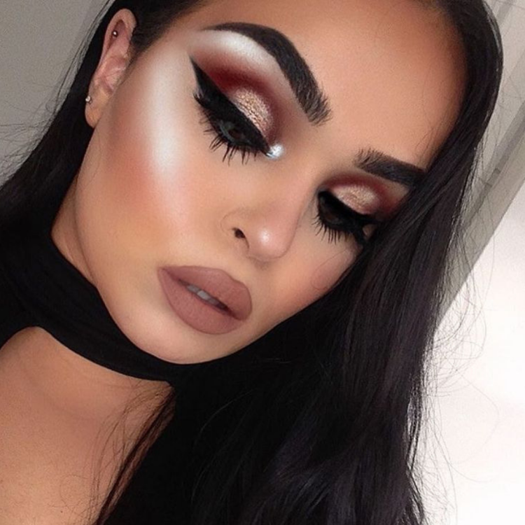 Новогодний макияж для брюнеток