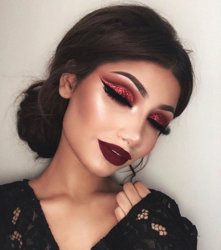 Макияж под бордовое платье