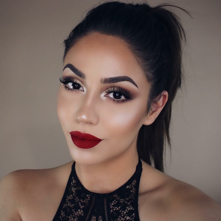 Вечерний макияж с красной помадой
