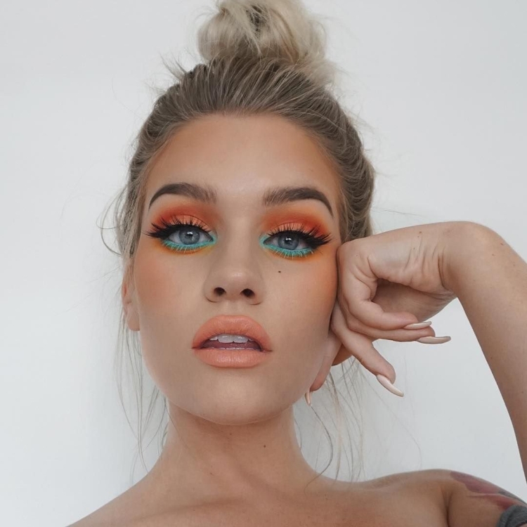 Летний яркий макияж глаз