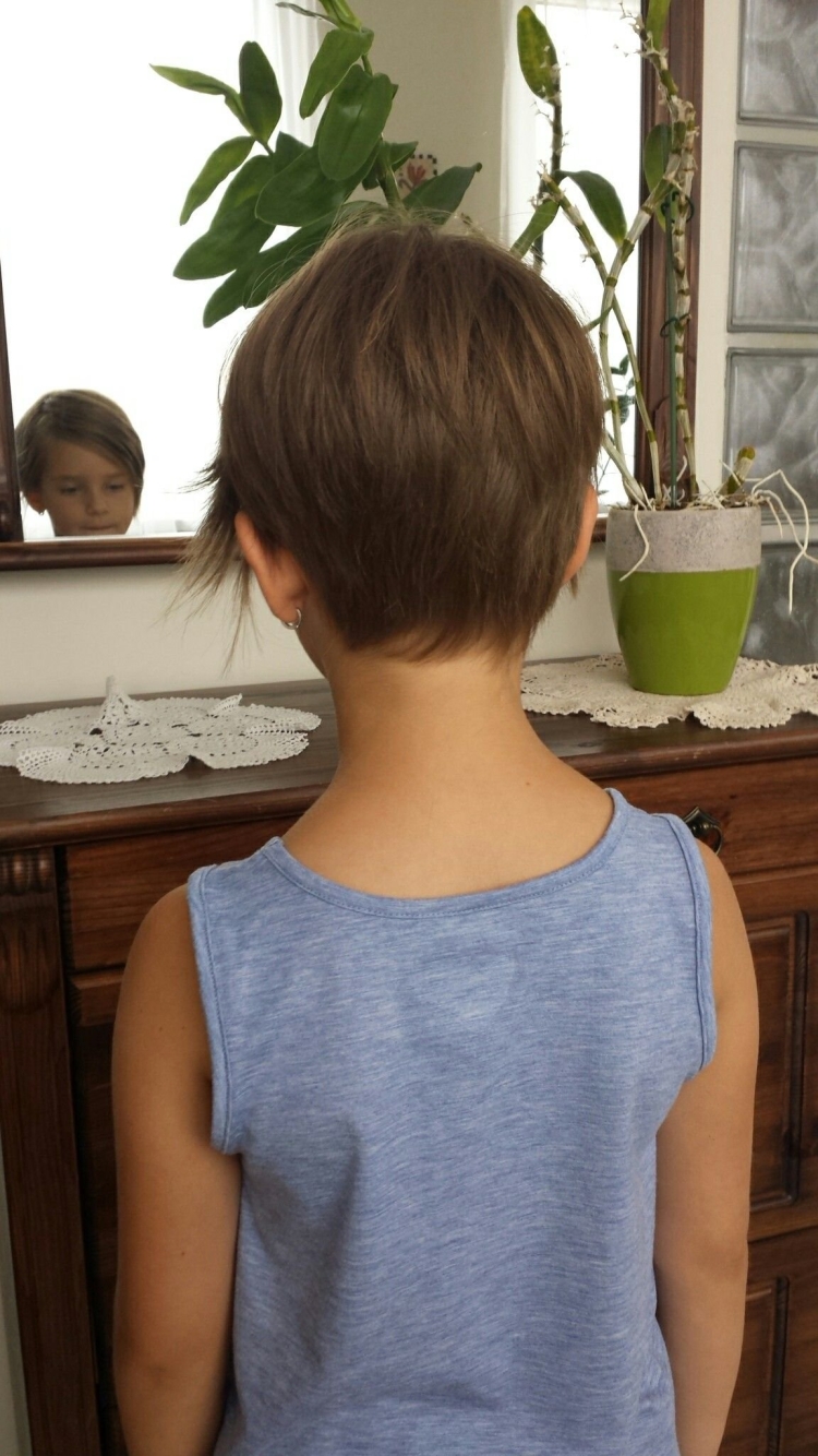 Короткие стрижки для девочек