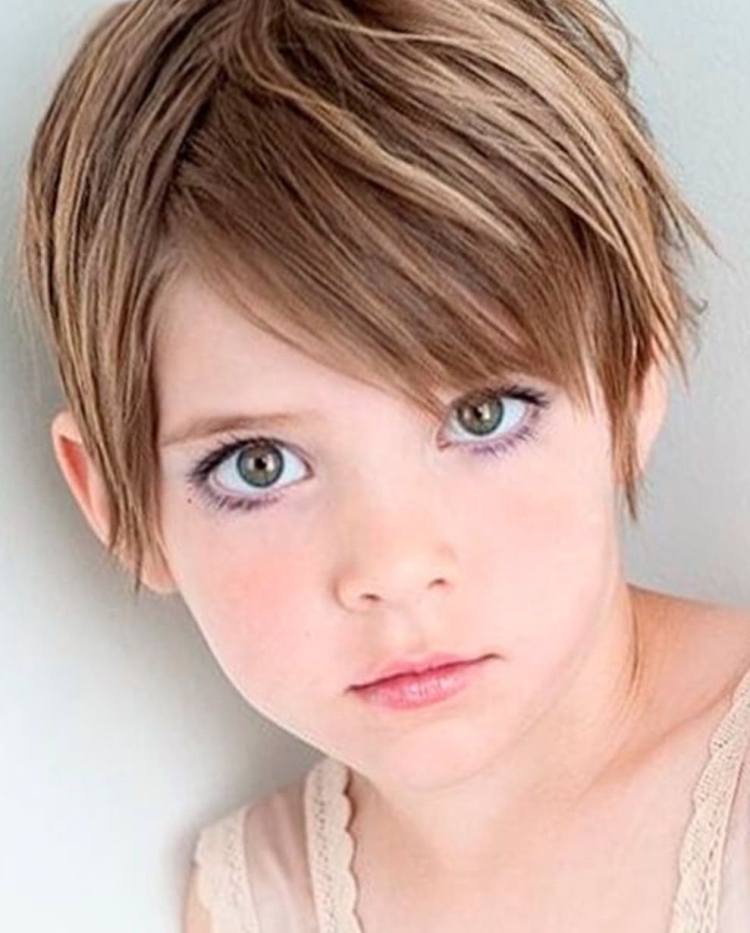 Стильные стрижки для девочек