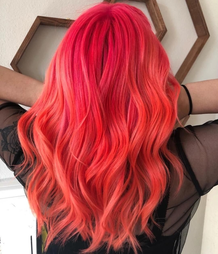 Красно коралловый цвет волос