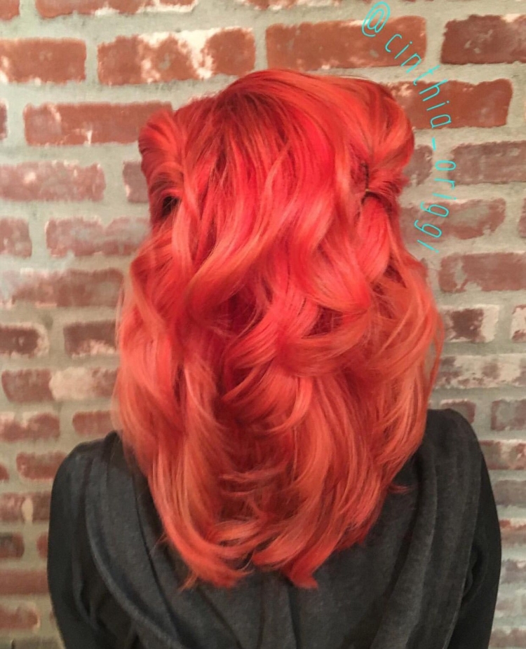 Красно коралловый цвет волос