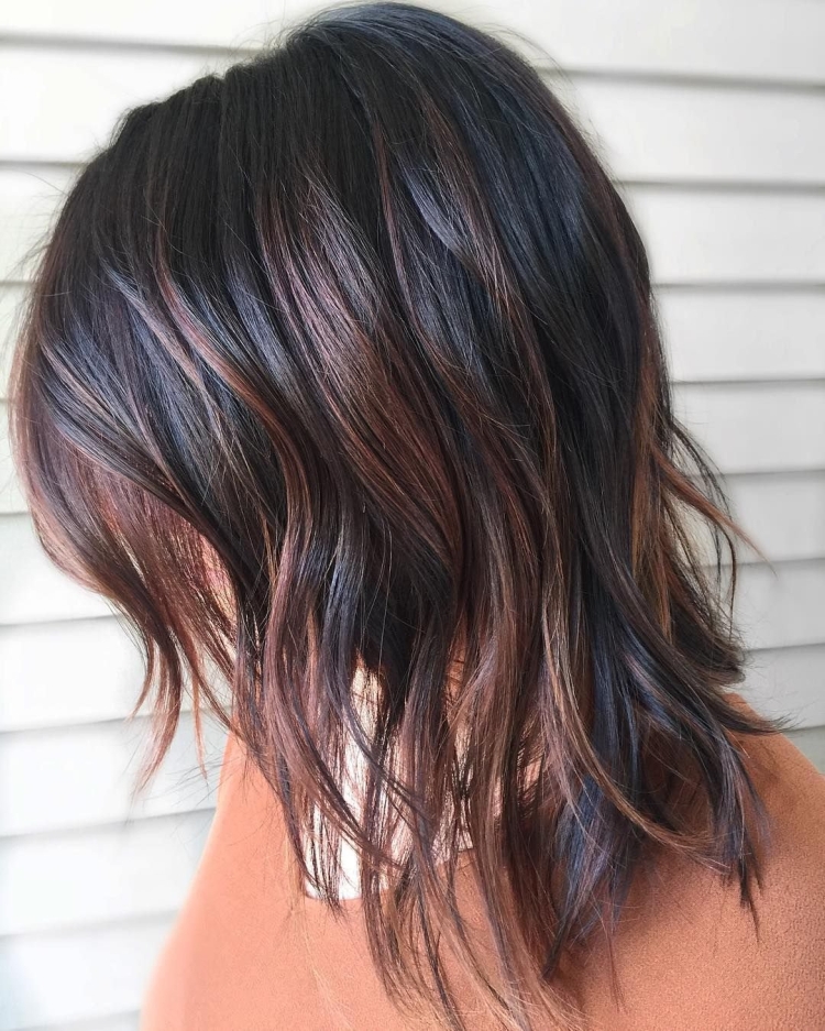 Окрашивание прядями на темные волосы средней