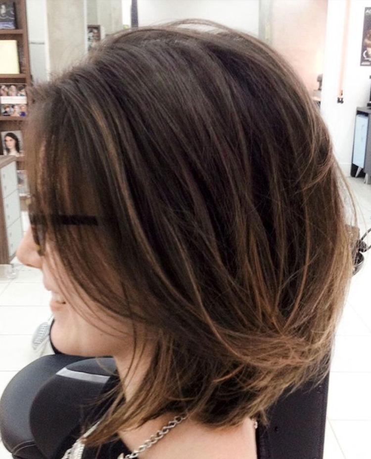 Боб Каскад на темные волосы