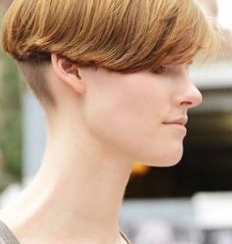 Стрижка Боб под горшок