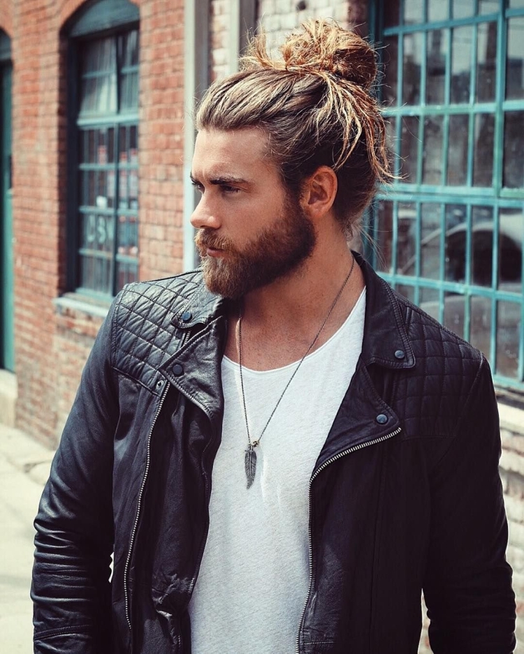 Man bun без бороды