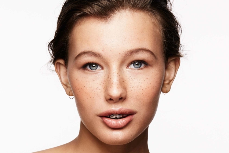 Лицо девушки