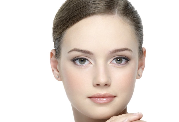 Девушка красивое лицо косметология анфас