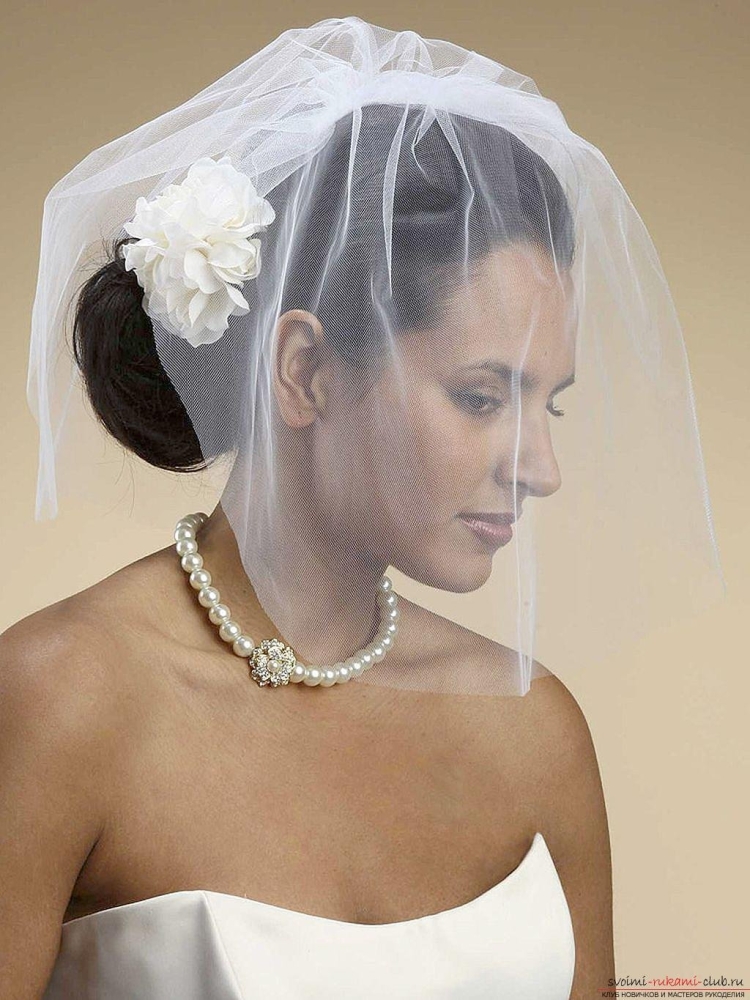 Свадебная фата для невесты короткая