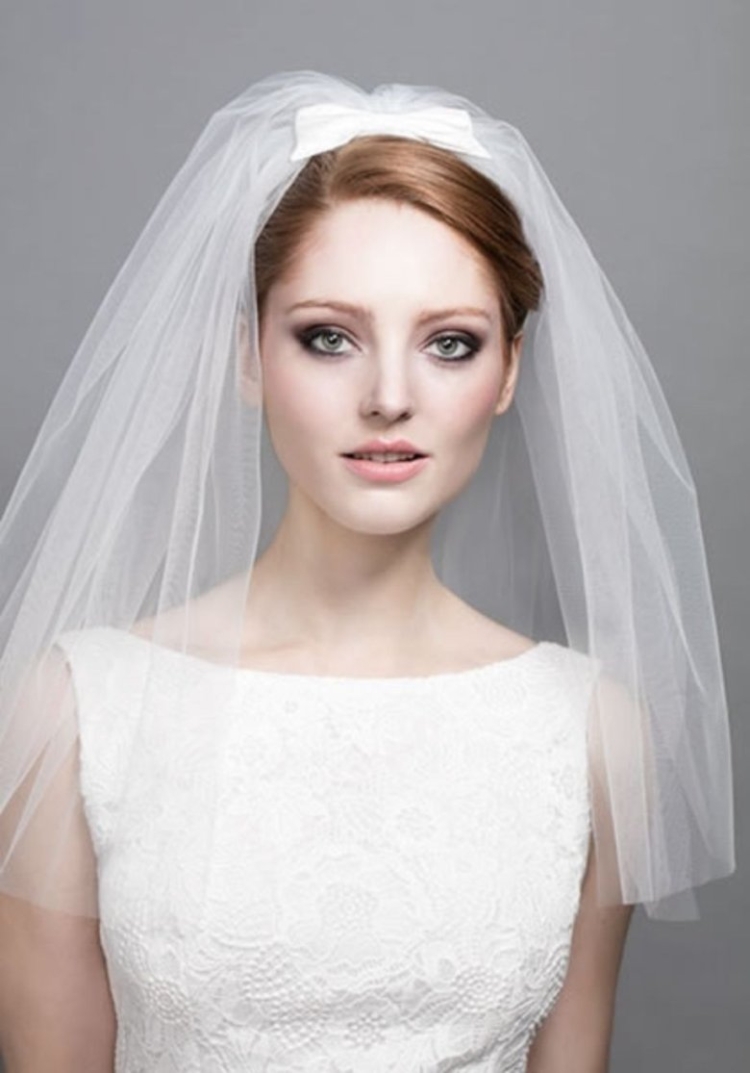 Короткая фата для невесты