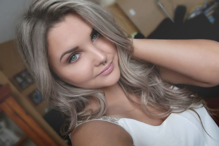 Светло-русые волосы с пепельным оттенком