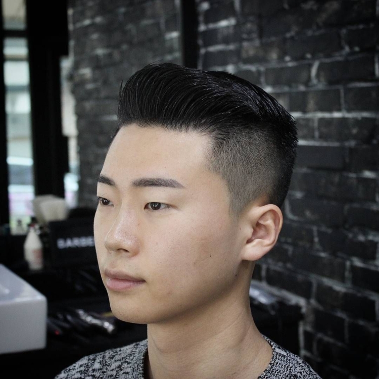 Короткий Undercut Азиат