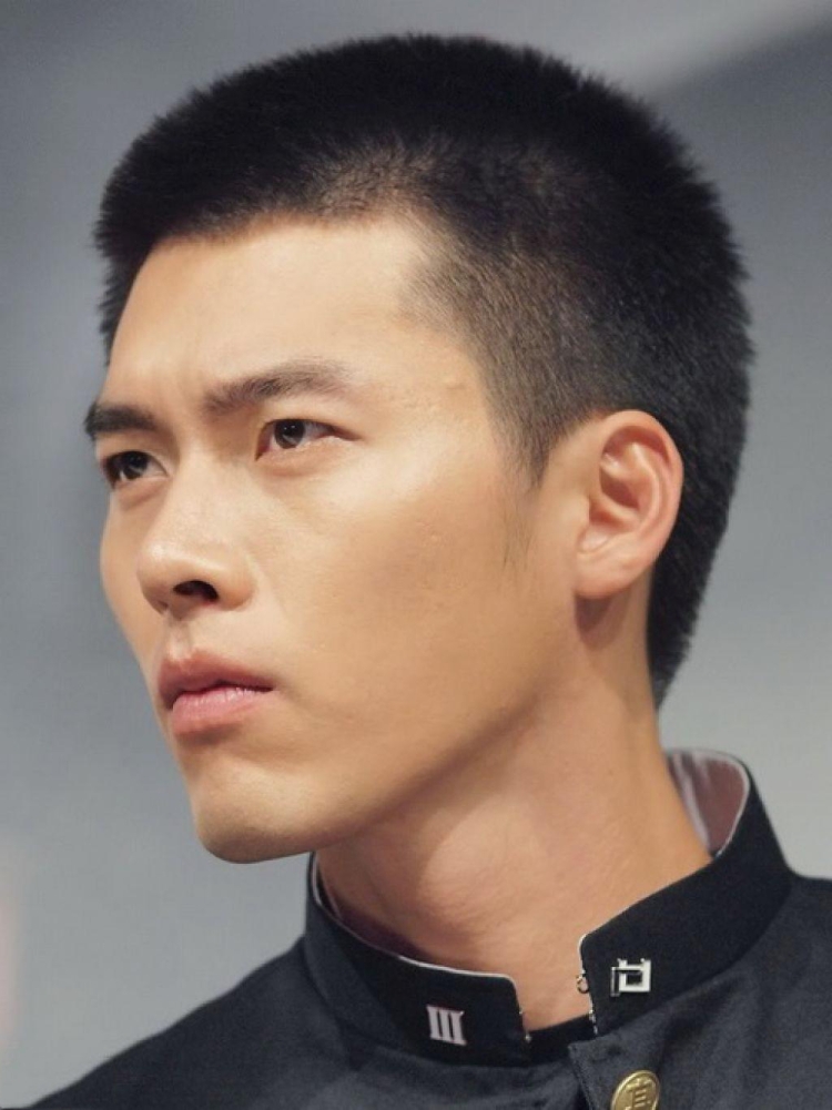 Хён Бин прическа