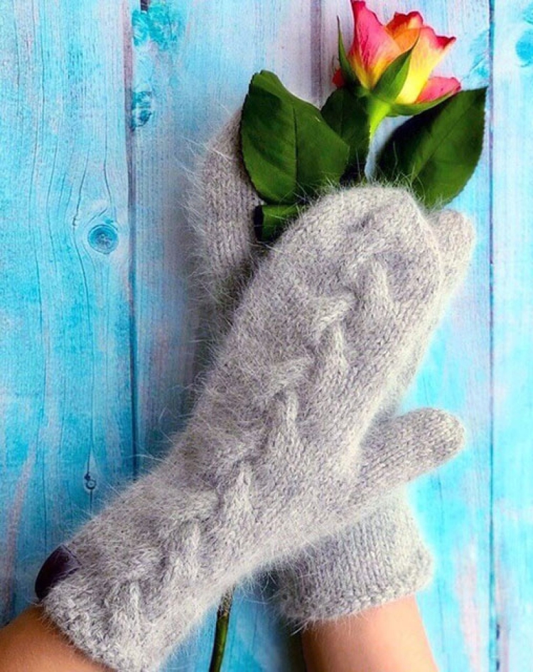 Варежки с косичкой