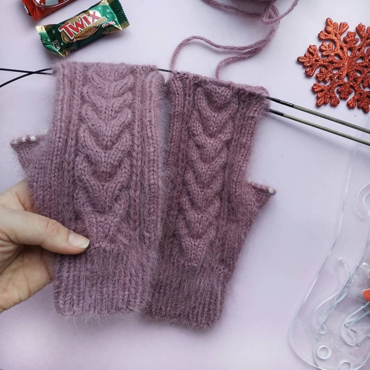 Варежки спицами пух норки