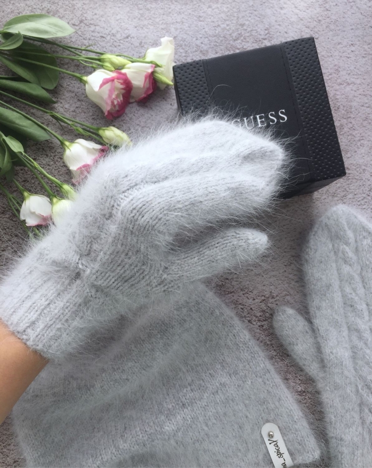 Варежки женские ангора