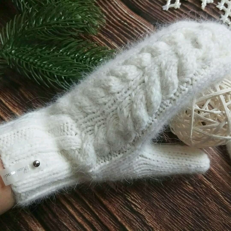 Варежки вязаные с мехом