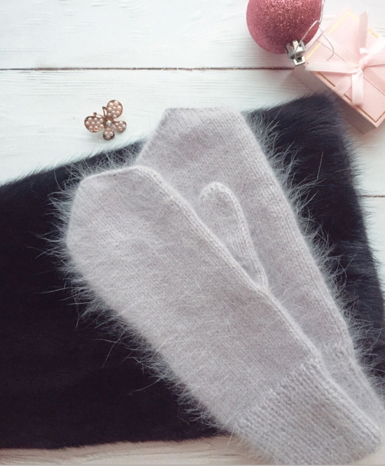 Пушистые варежки