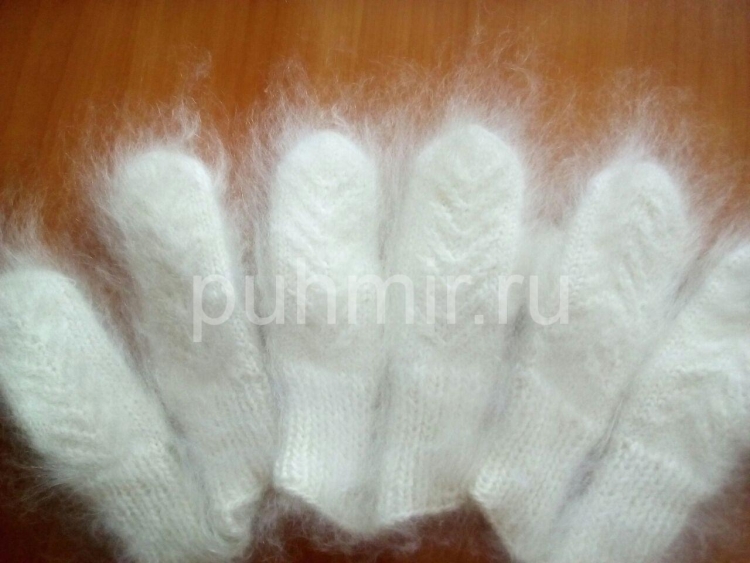 Рукавицы из козьего пуха с узором