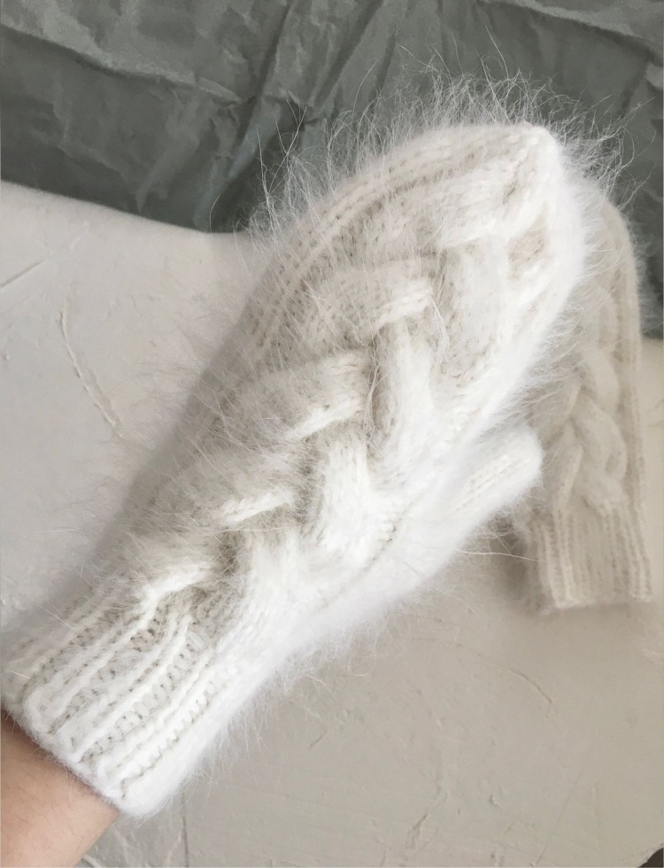 Варежки с косой из пуха норки