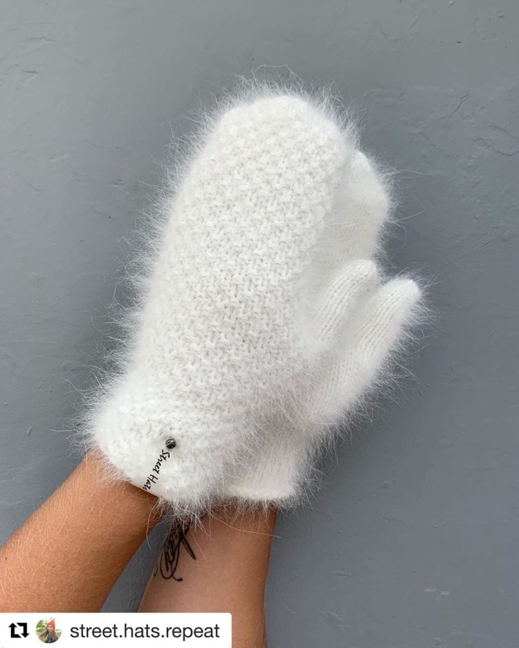Варежки вязаные пушистые