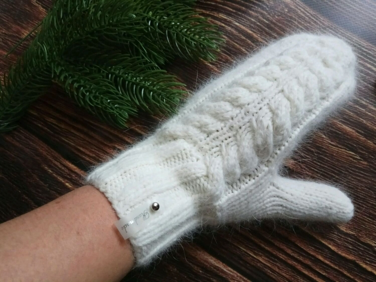 Красивые варежки из пуха норки спицами