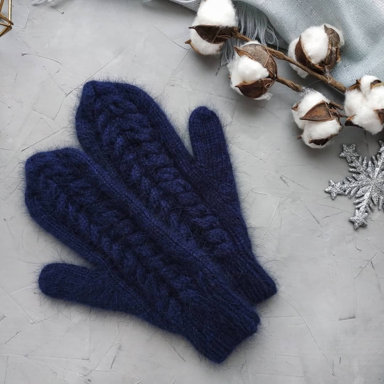 Варежки вязаные пушистые